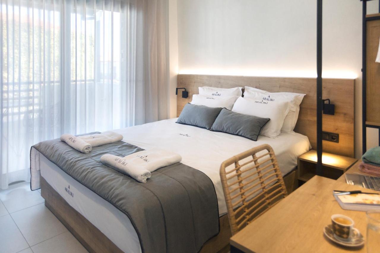 Araliki Suites Polychrono Bagian luar foto