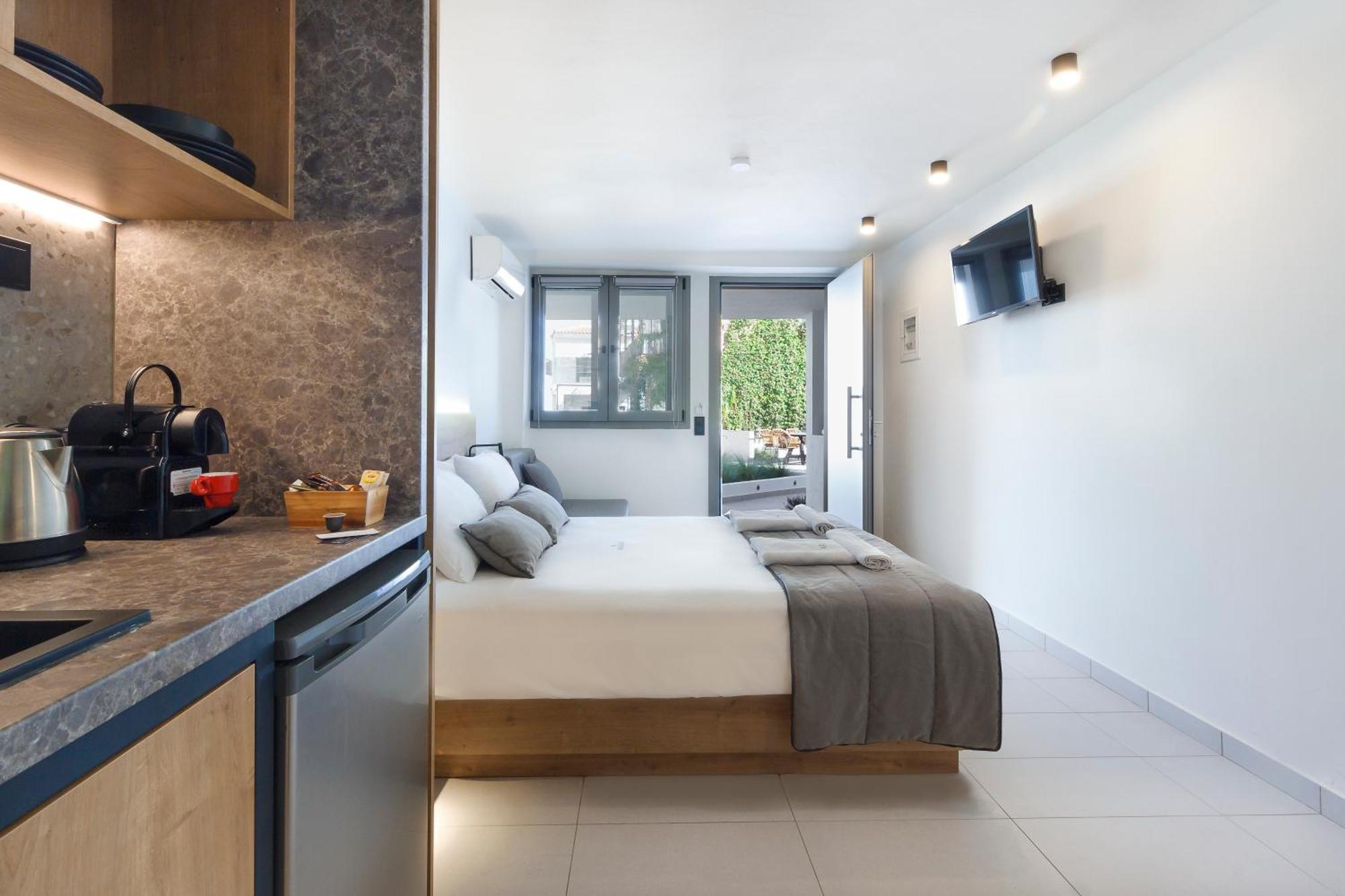 Araliki Suites Polychrono Bagian luar foto