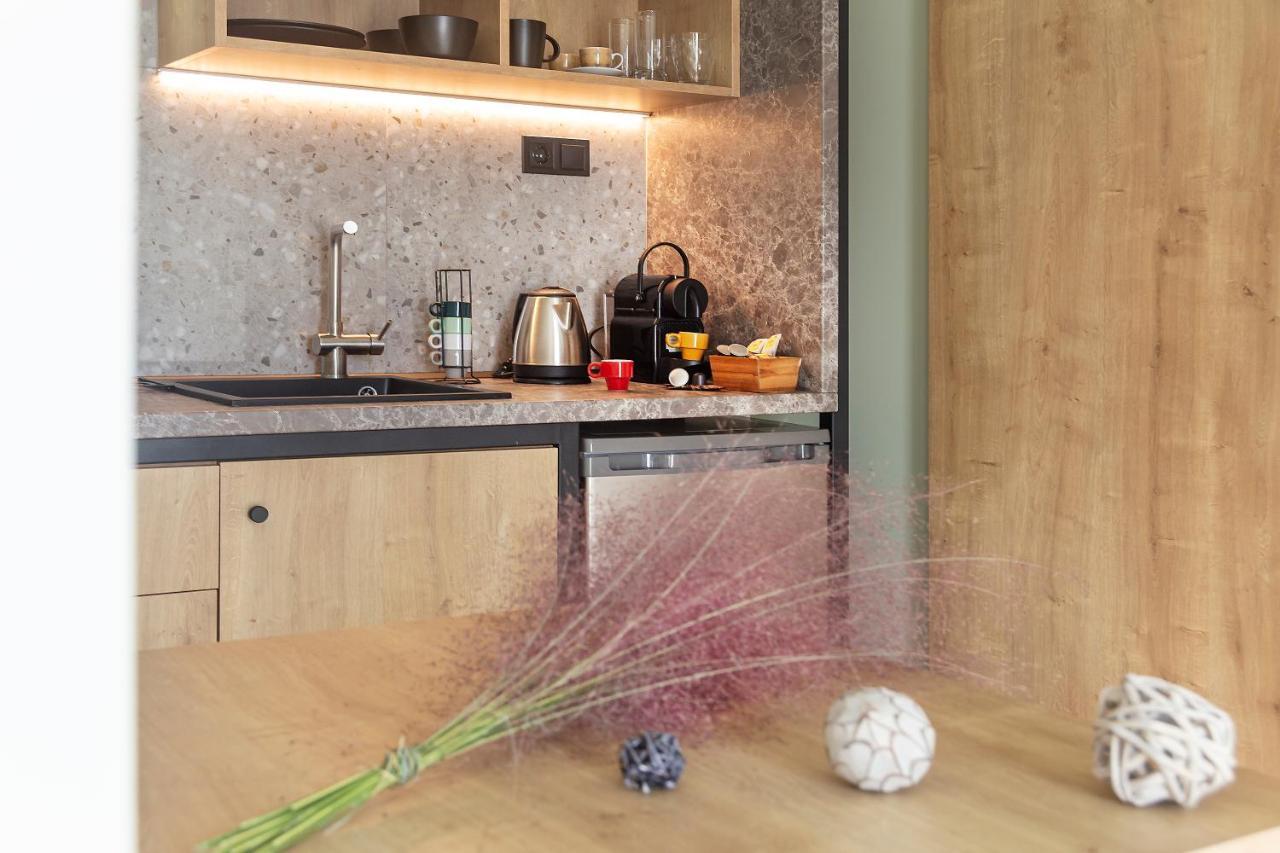 Araliki Suites Polychrono Bagian luar foto