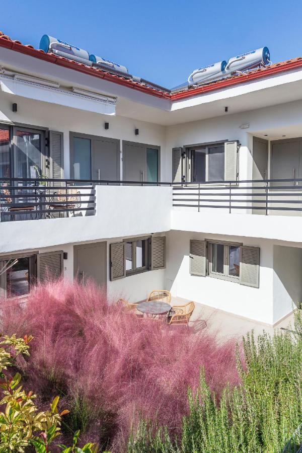 Araliki Suites Polychrono Bagian luar foto