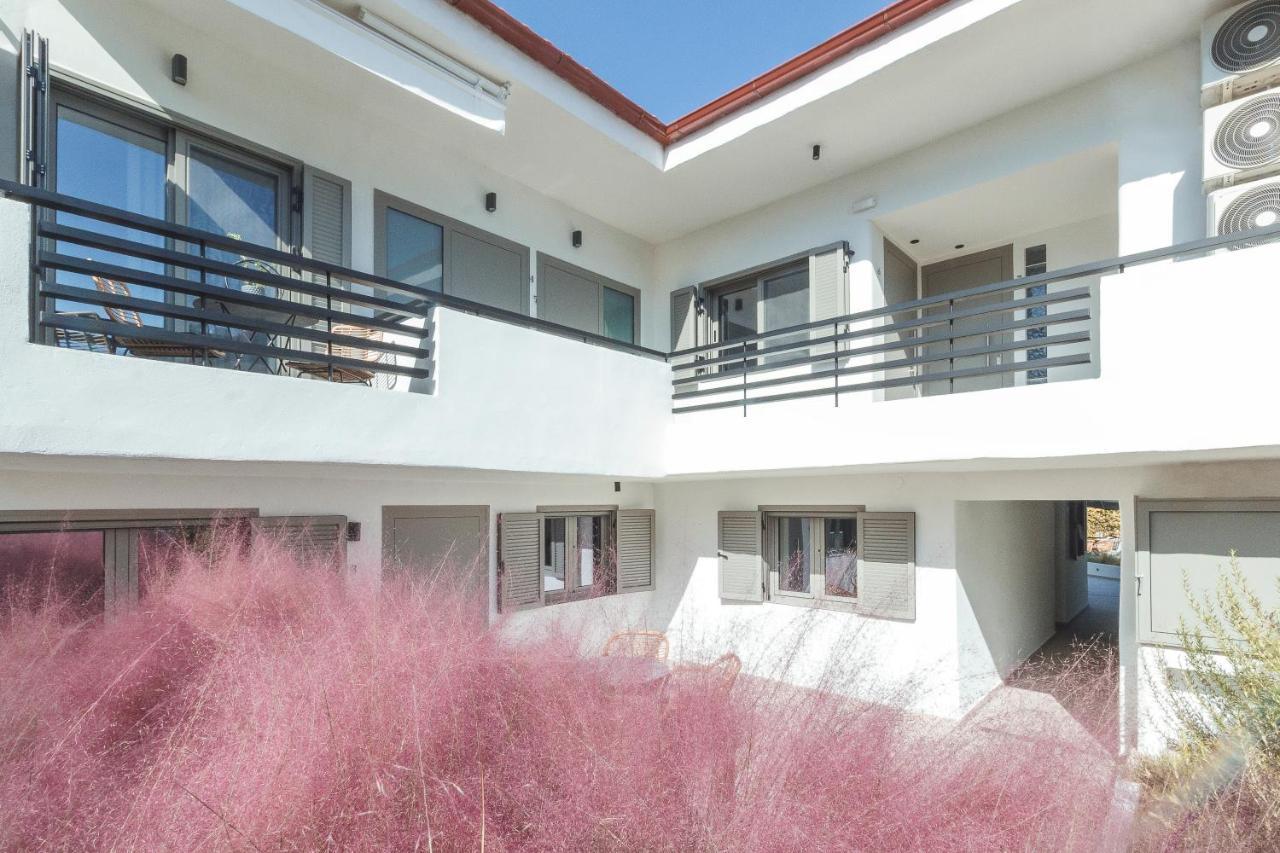 Araliki Suites Polychrono Bagian luar foto