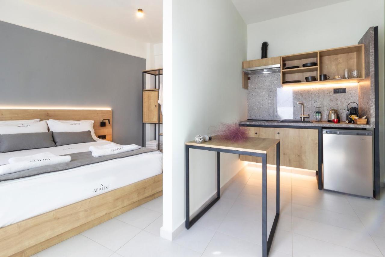 Araliki Suites Polychrono Bagian luar foto