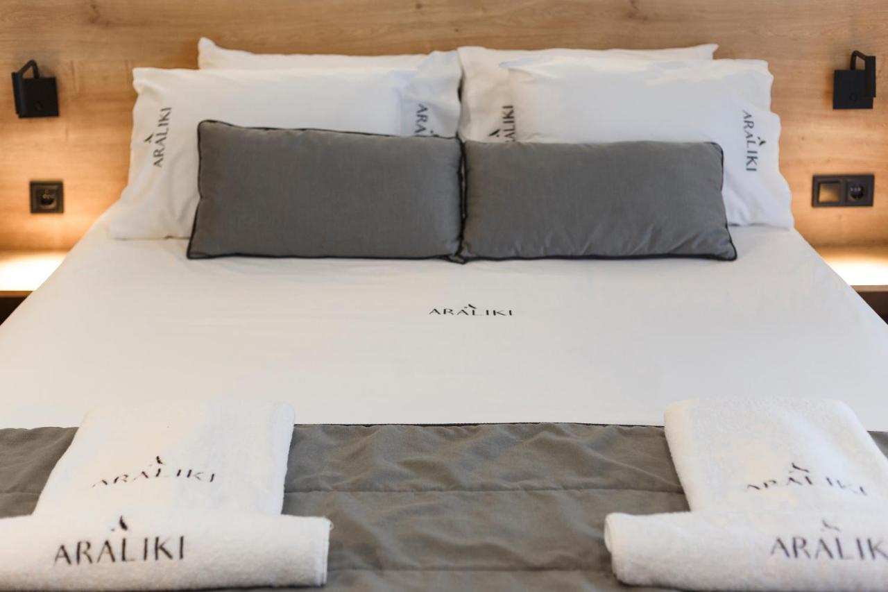 Araliki Suites Polychrono Bagian luar foto